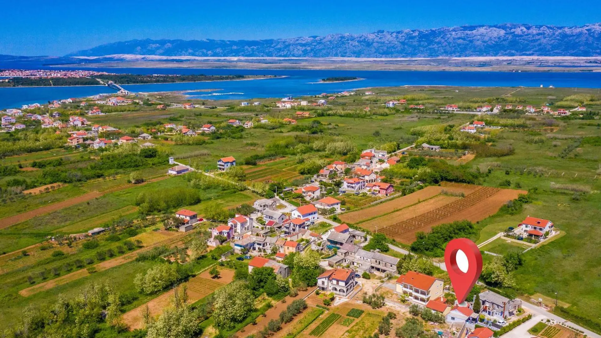 Holiday Home Kairos With Hot Tub Privlaka  0*, Privlaka (Zadar)