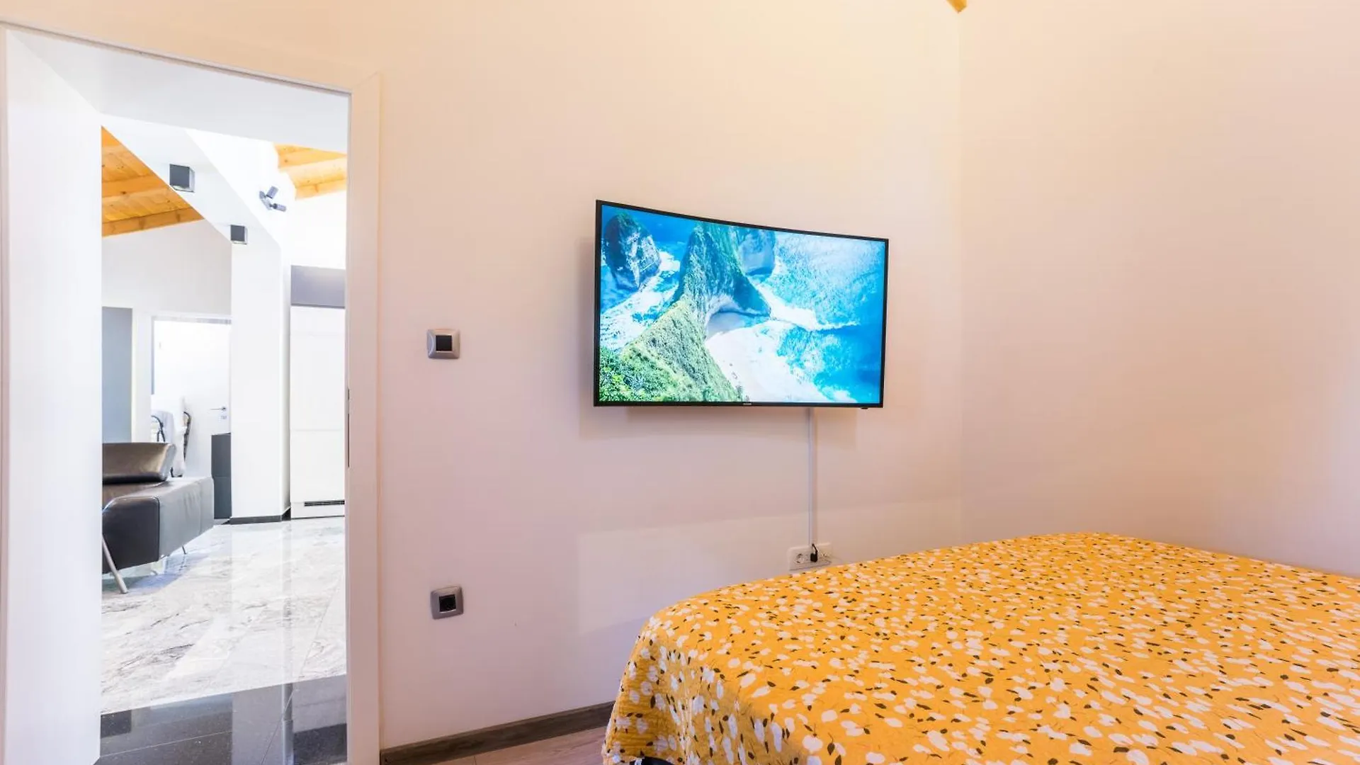 Holiday Home Kairos With Hot Tub Privlaka  0*, Privlaka (Zadar) Croatia